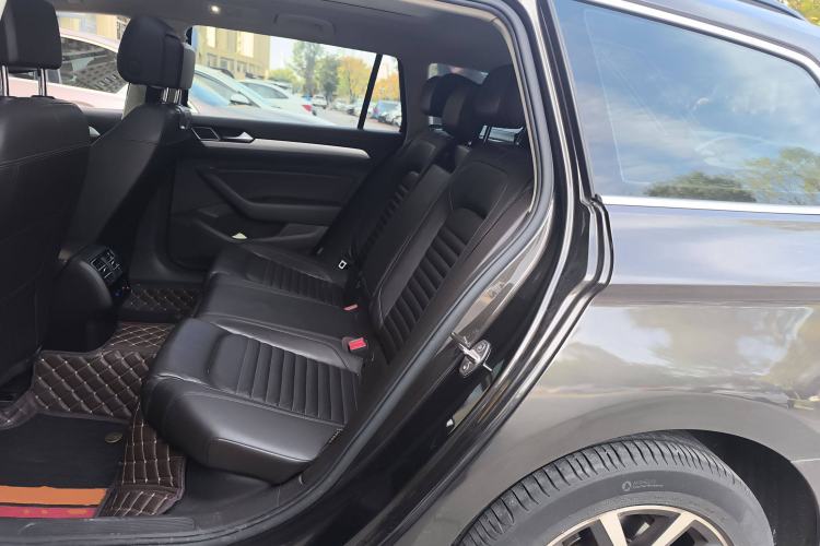 Used Volkswagen Magotan 2015 Travel Edition 2.0 TSI Comfort Version
