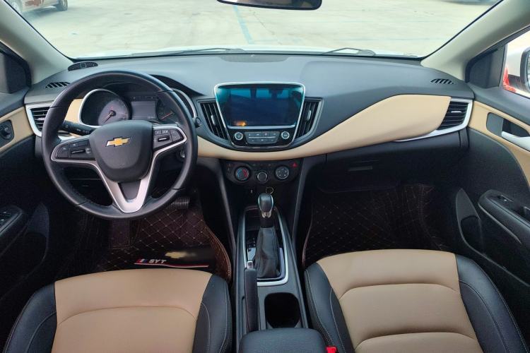 Used Chevrolet Monza 2021 320 Automatic Enjoyment Sunroof Edition Center Console