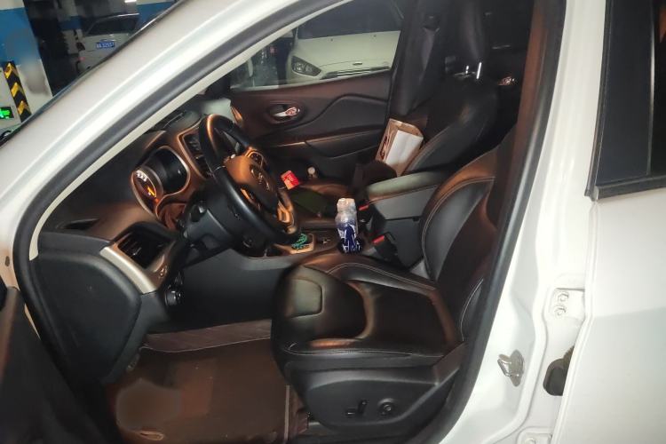 Used Jeep Cherokee 2017 2.4L Leading Smart Edition
