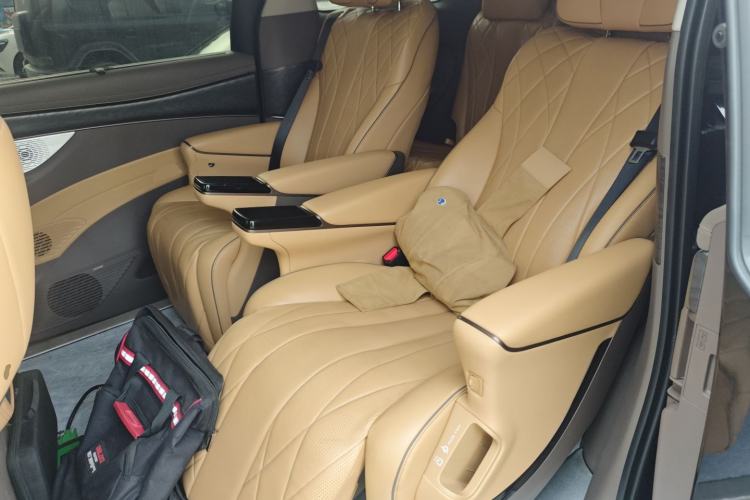 Used Denza D9 2022 DM-i 1040 Prestige Model Left Rear Seat