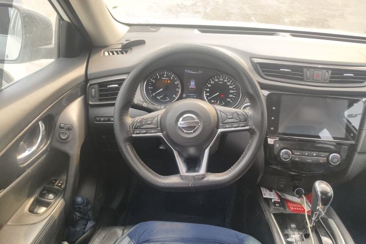 Used Nissan X-Trail 2019 2.5L CVT Smart Connect Leading Edition 4WD Steering Wheel