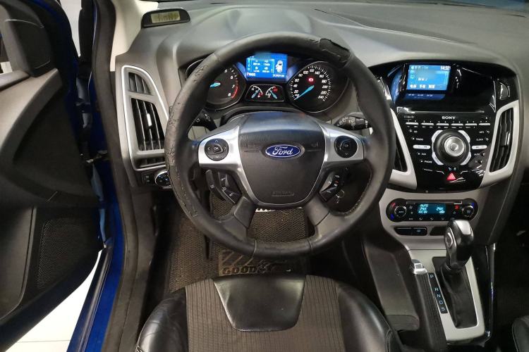 Used Ford Focus 2012 Hatchback 2.0L Automatic Luxury Sport Model