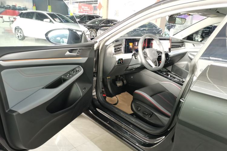 Used Volkswagen Lamando 2023 Lavida L 280TSI DSG Cool & Spicy Edition
