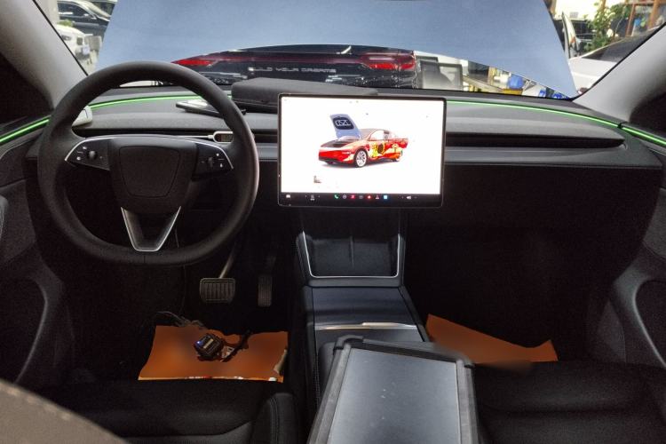 Used Tesla Model Y 2025 Long-Range All-Wheel-Drive Version
