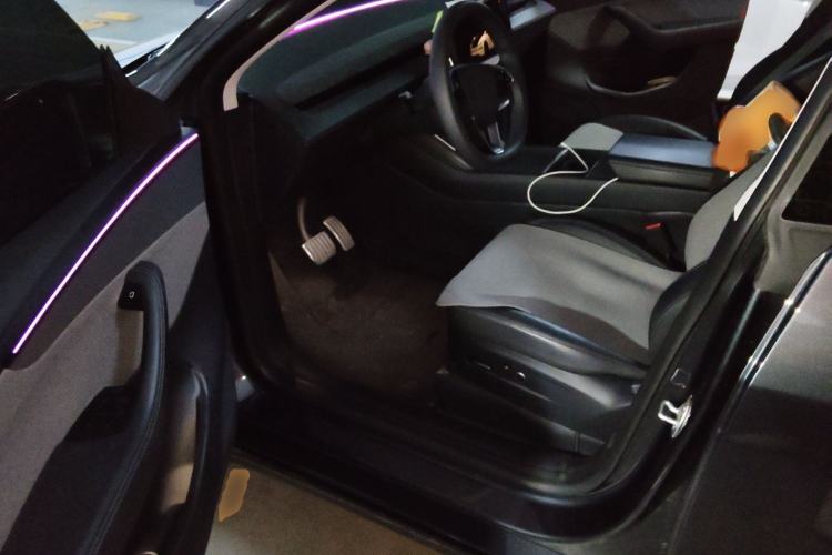 Used Tesla Model Y 2025 Rear-Wheel Drive First Edition
