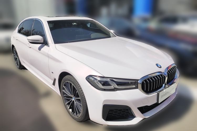 Used BMW 5 Series 2021 Facelifted 530Li Leading Edition M Sport Package Front Right 45 Deg