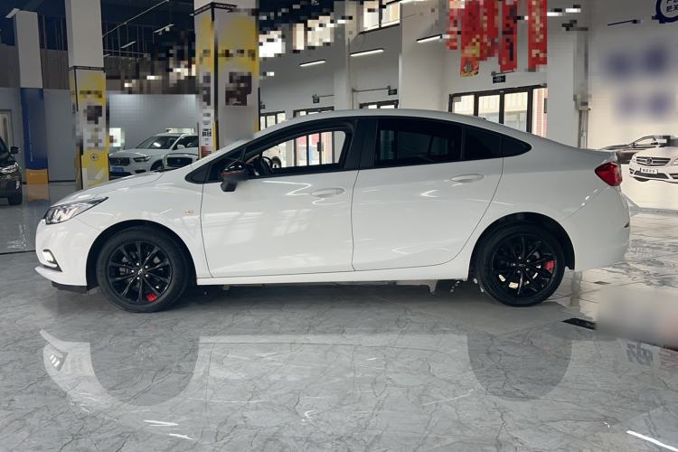 Used Chevrolet Cruze 2018 Redline 320 Automatic Pioneer Edition Exterior 5