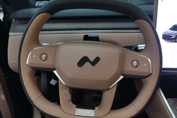 Used ONVO Luxeed L90 2025 Model—Ultra Six-Seater Version
