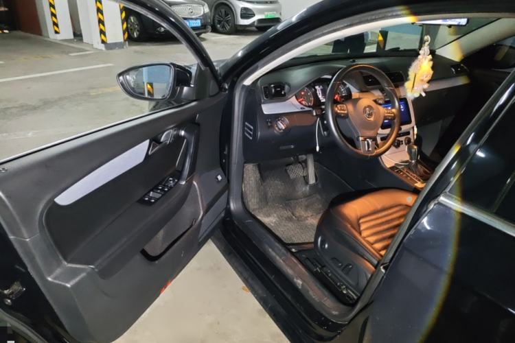 Used Volkswagen Magotan 2015 1.8TSI Advanced Model Driver Seat