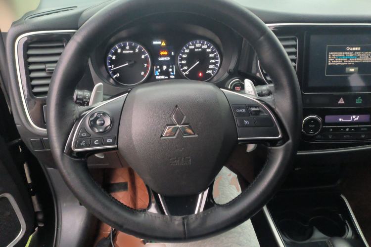 Used Mitsubishi Outlander 2020 2.4L 4x4 Zhi Xiang Edition 7-Seater
