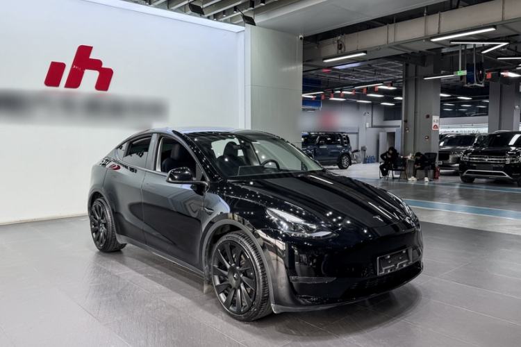 Used Tesla Model Y 2022 Long-Range All-Wheel-Drive Version
