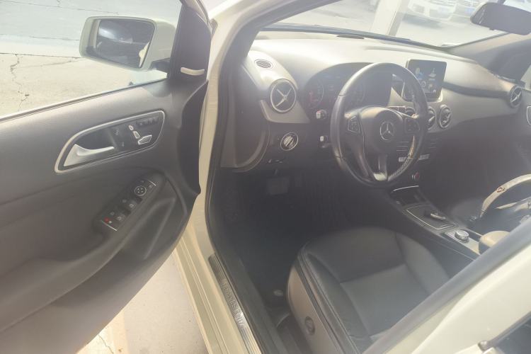 Used Mercedes-Benz B-Class 2015 B 200 Fashion Model Driver Seat