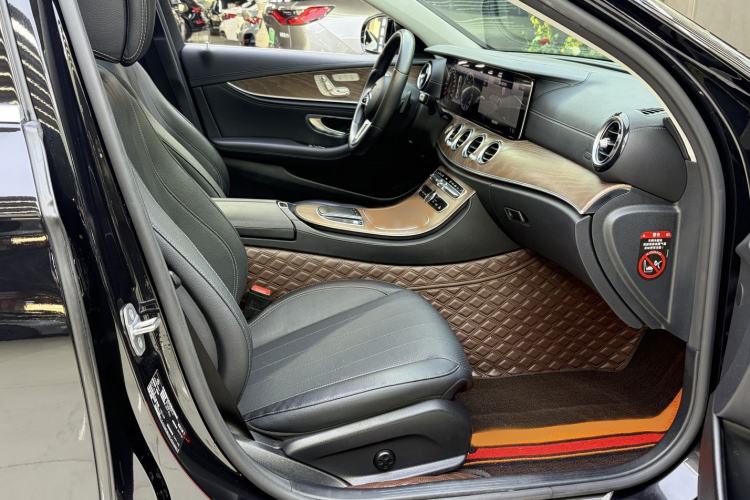 Used Mercedes-Benz E-Class 2019 Facelifted E 300 L Stylish Version Interior 8