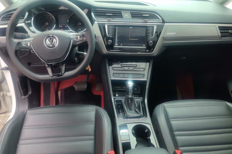 Used Volkswagen Touran 2021 Touran L 280TSI DSG Comfort Edition 7 Seats Center Console