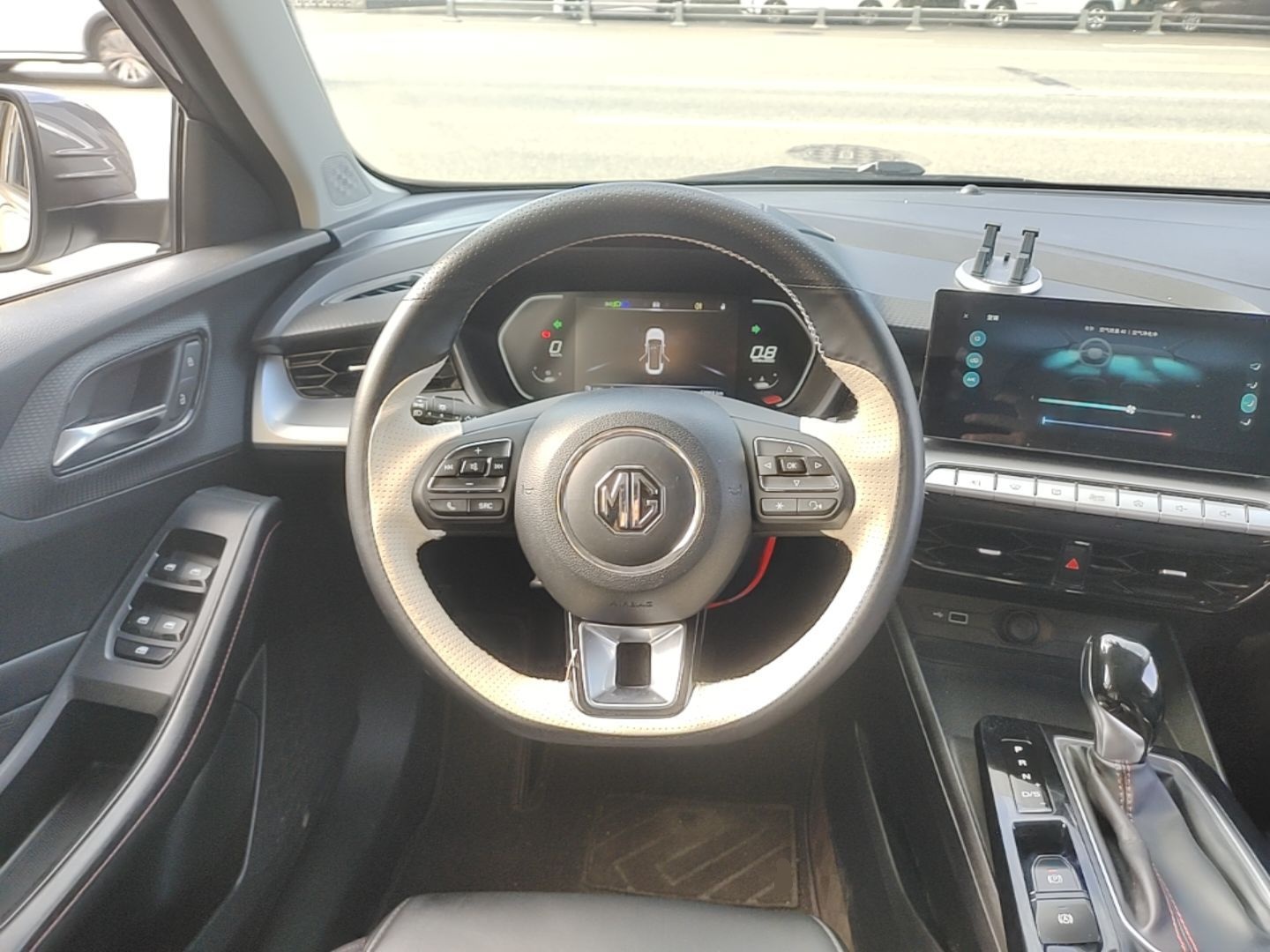 MG 5 2021 Revised Version 180 DVVT CVT Youth Luxury Edition — снимка 13