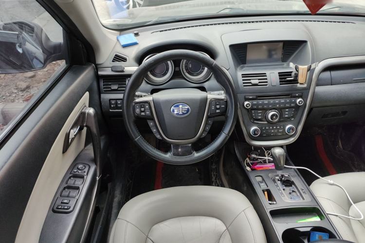 Used Bestune X80 2015 2.0L automatic luxury version