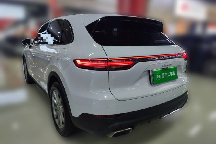 Used Porsche Cayenne E-Hybrid 2019 Cayenne E-Hybrid 2.0T Rear Left 45 Deg