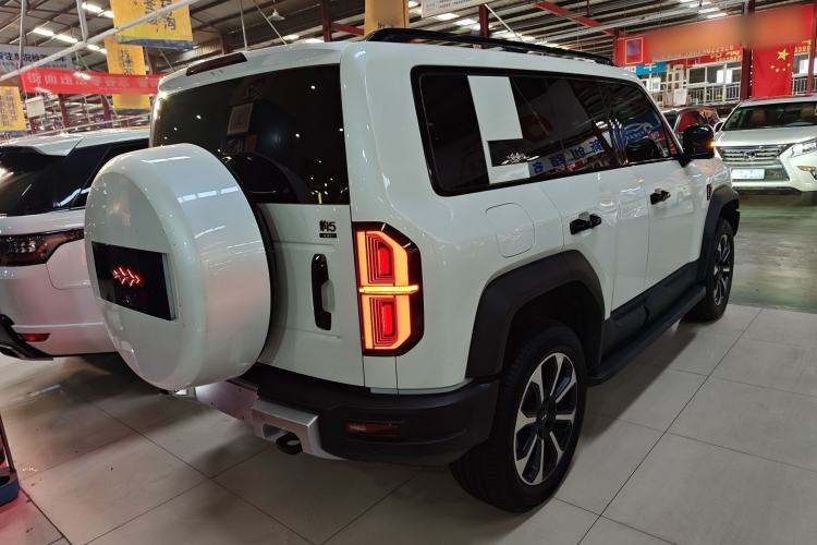 Used Formula Leopard 5 2023 Explore Edition