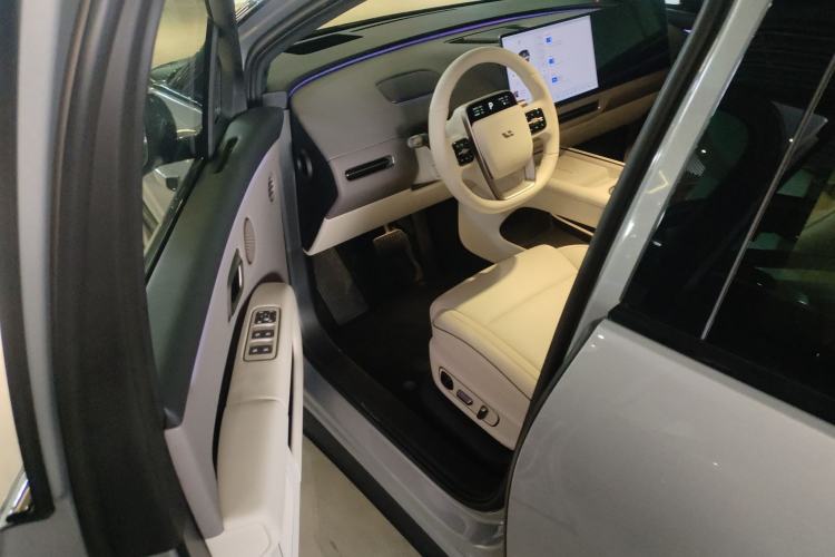 Used Li Auto Li Auto i6 2025 Model Two-Wheel-Drive Standard Type