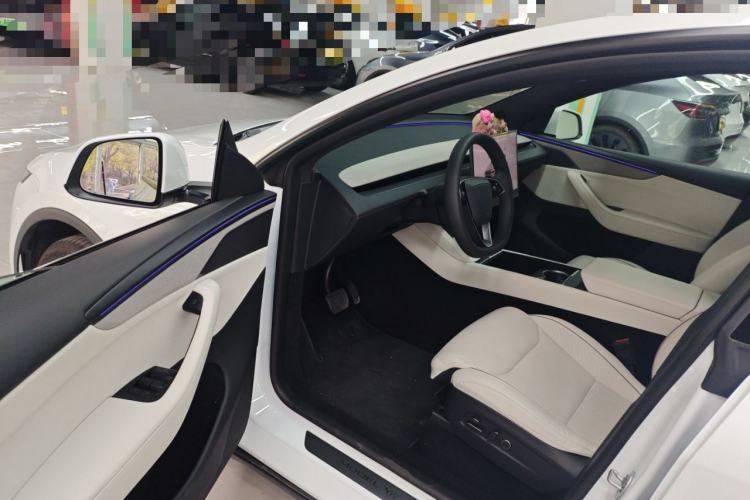 Used Tesla Model Y L 2025 Model Long-Range All-Wheel-Drive Version
