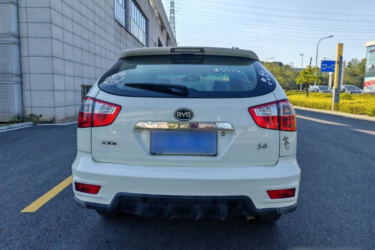 Used BYD S6 2014 2.0L Manual Luxury 5-Seater