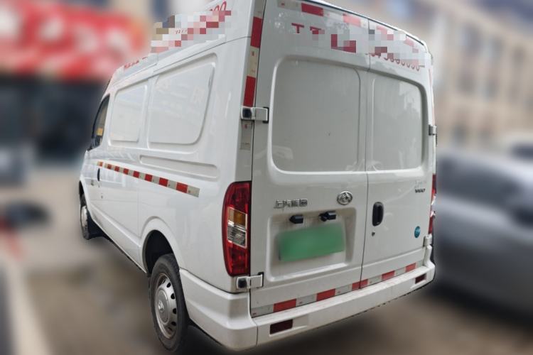 Used SAIC MAXUS Xintu V80 2021 2.0T Manual Classic City Delivery King Short Wheelbase Mid-Roof Design 3 Seats
