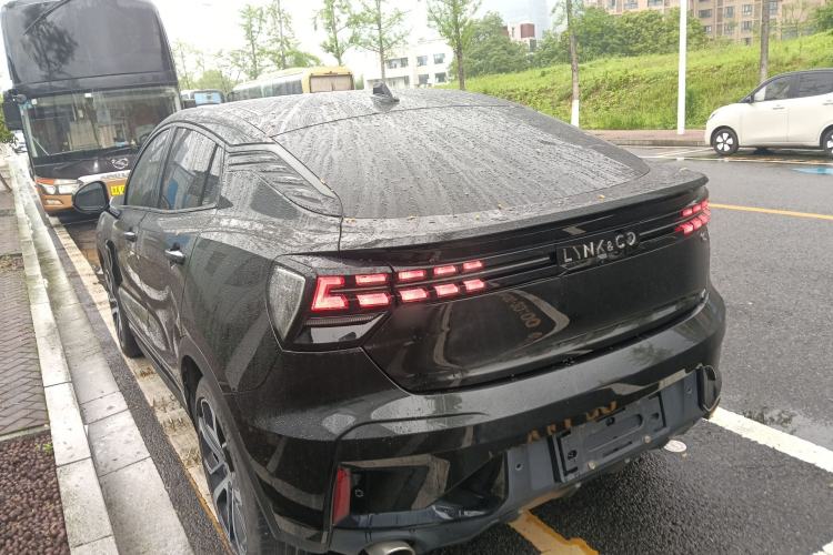 Used Lynk & Co 05 2020 2.0TD Four-Wheel Drive HypeHalo Exterior 2