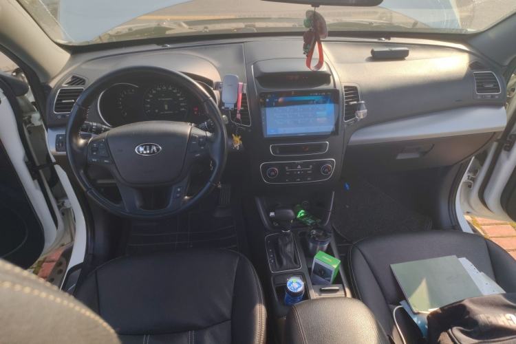 Used Kia Sorento 2013 2.4L 5-Seater Gasoline Comfort Version China IV Standard Center Console