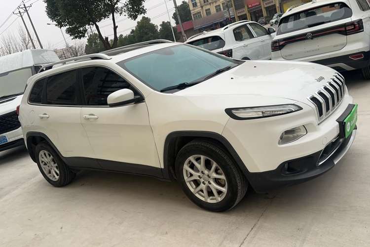 Used Jeep Cherokee 2017 2.0L Superior Edition