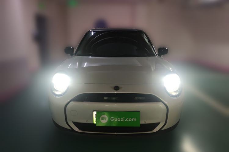 Used MINI Electric MINI COOPER 2025 456km COOPER E Classic Style
