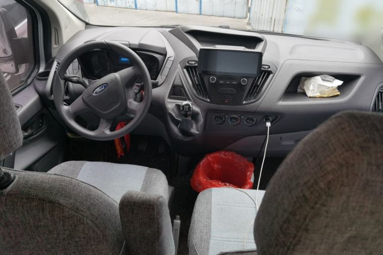 Used Ford Transit 2019 2.0T Diesel Multi-Purpose Commercial Vehicle Mid-Drive Mid-Roof 6-Seater China VI Standard
