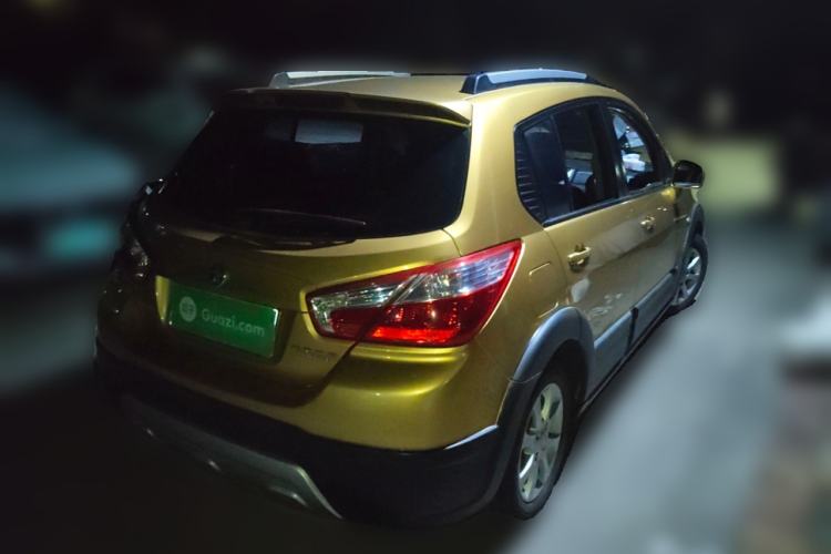 Used Venucia R50X 2013 1.6L Manual Model