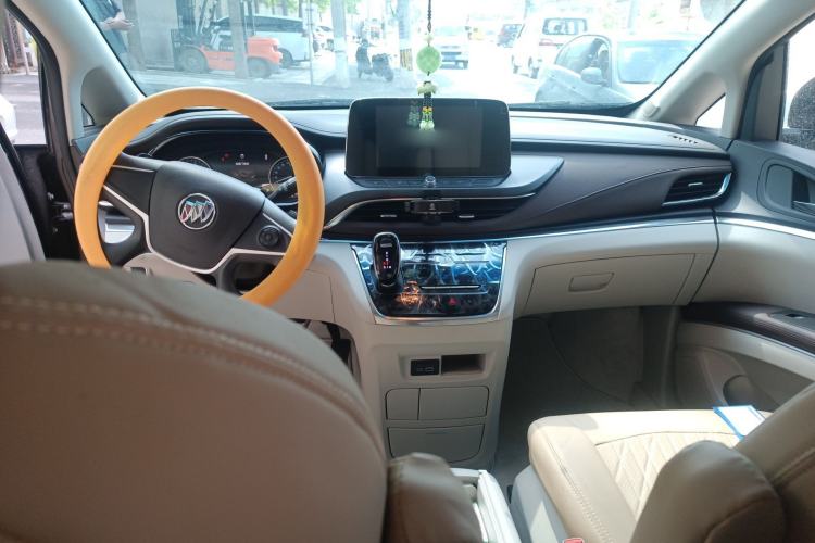 Used Buick GL8 2023 Land Executive Class Comfort Model