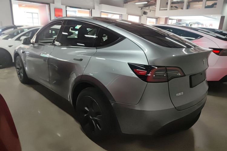 Used Tesla Model Y 2024 Rear-Wheel-Drive Version
