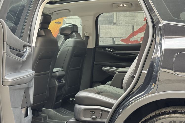 Used Ford Edge 2025 Ford Explorer L 2.0T EcoBoost E-Hybrid Two-Wheel Drive 7-Seater Luxury Model