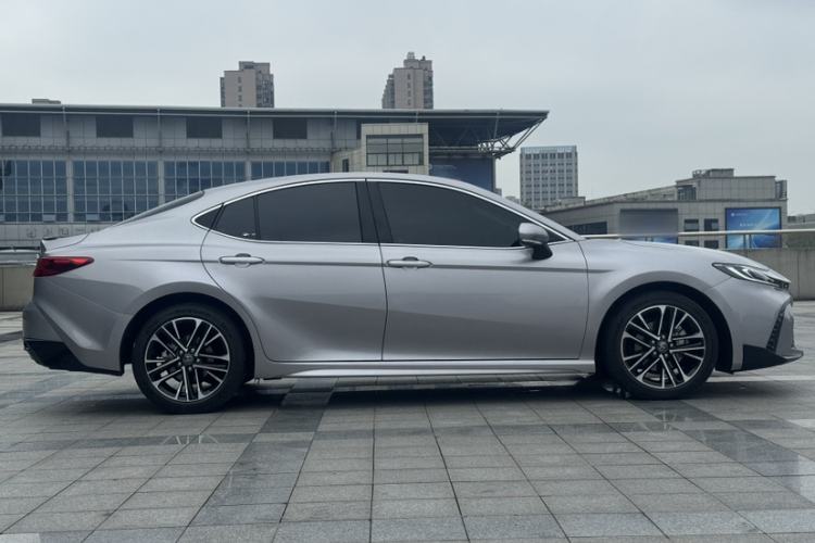 Used Toyota Camry 2026 Model Dual-Engine 2.0HSE Sport Lite Edition Exterior 1