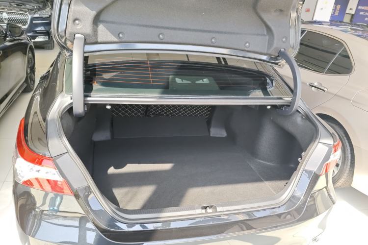 Used Toyota Camry 2023 2.5G Luxury Edition Trunk