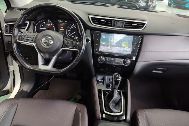 Used Nissan Qashqai 2019 2.0L CVT Luxury Edition Center Console