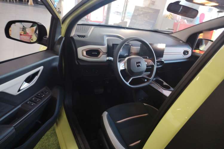 Used JAC Yiwei E10X 2024 Charming Edition 301km Lite
