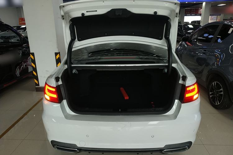 Used Geely Auto Emgrand GL 2018 1.4T DCT Elite Smart Connectivity Version Trunk