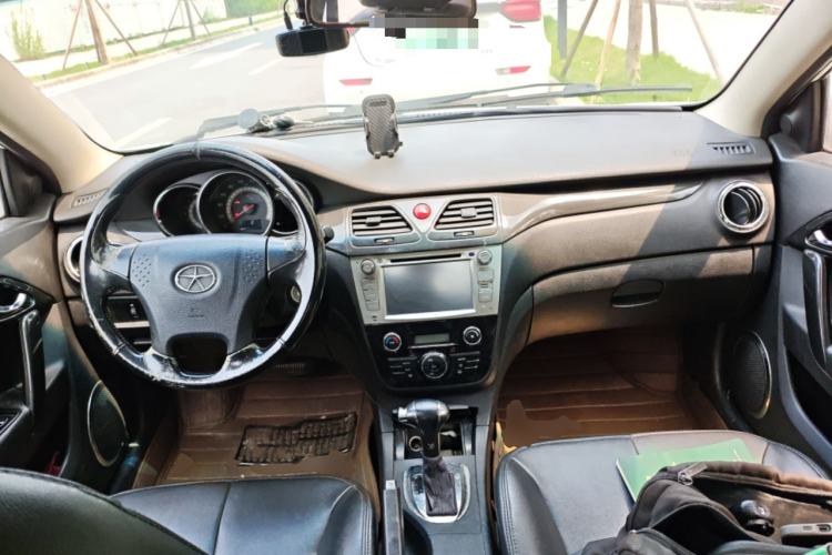 Used JAC Group Heyue 2011 1.8L Automatic Luxury Business Model Center Console