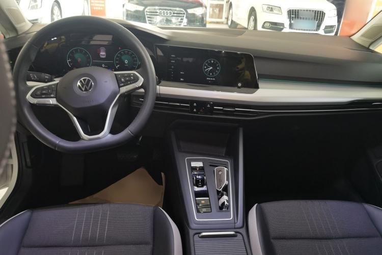 Used Volkswagen Golf 2021 280TSI DSG Pro Center Console