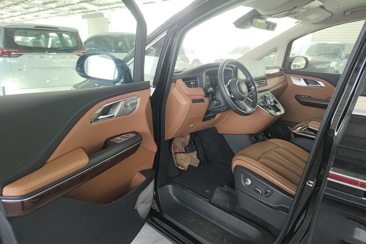 Used Hongqi HQ9 2023 2.0T Smart Connect Flagship Edition