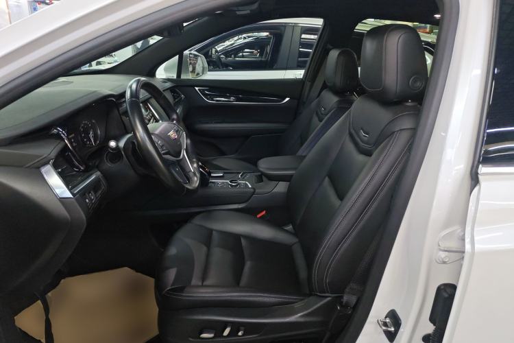 Used Cadillac XT5 2021 28T Luxury Model Left Front Seat