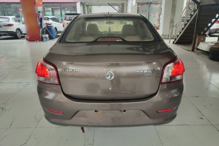 Used Baojun 630 2013 1.5L manual standard version