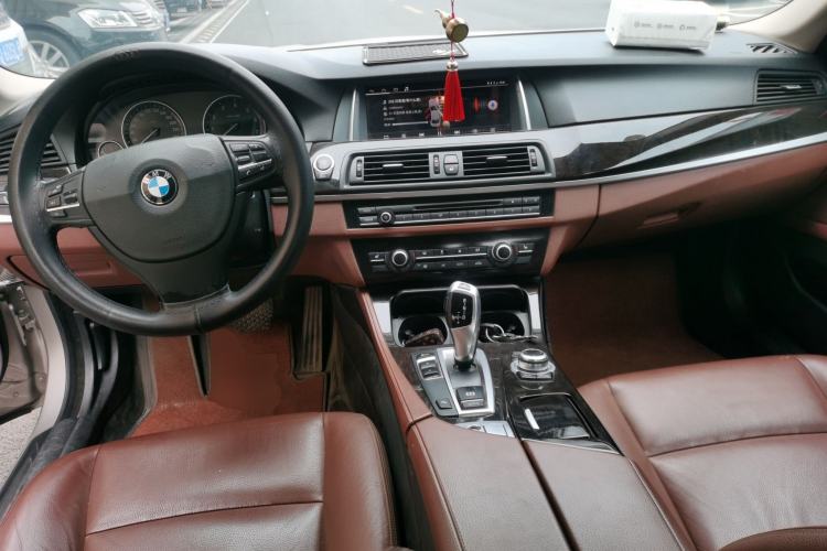 Used BMW 5 Series 2014 525Li Leading Model
