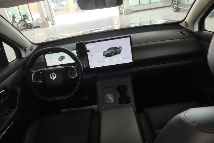 Used Leapmotor C10 2024 530 Smart Edition Center Console