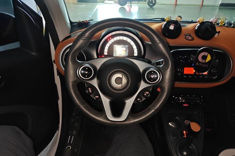 Used smart fortwo 2015 1.0L 52 kW Hardtop Passion Edition Steering Wheel