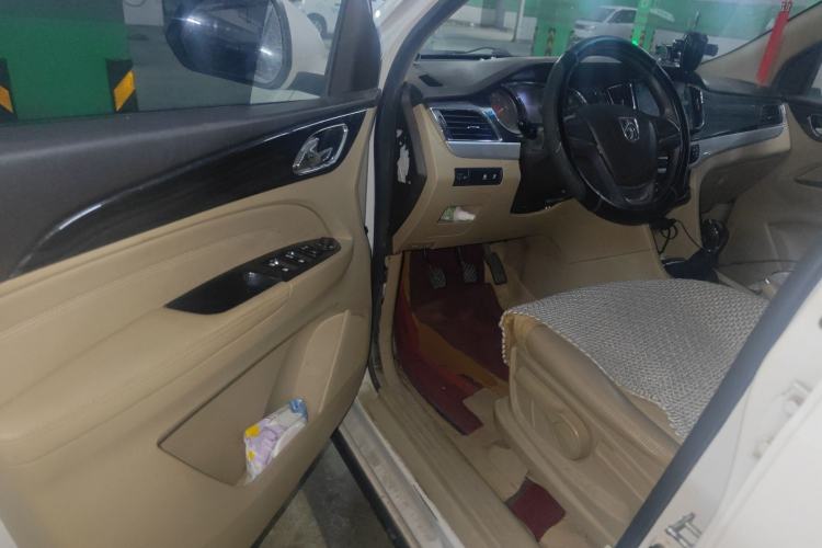 Used Baojun 730 2016 1.5L Manual Comfort Version 7 Seats China V Emission Standard Driver Seat