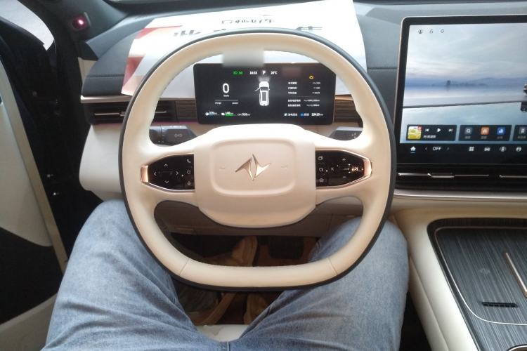 Used Dongfeng eπ eπ008 2024 210Max Range-Extended Version 6 Seats